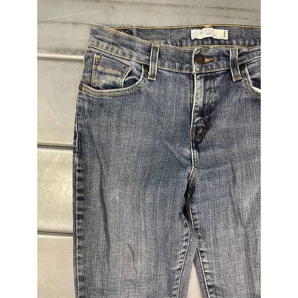 VTG Levis 515 Jeans Womens 6 28X31 Blue Medium Wash Denim‎ Boot Cut Distressed
